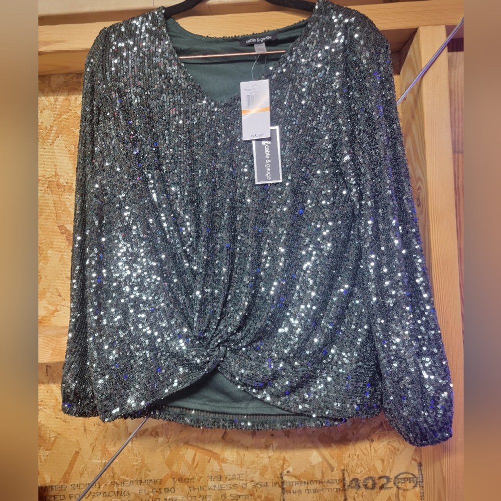 Cable & Gauge NWT Green Sequin Blouse‎ Womens Size Small
